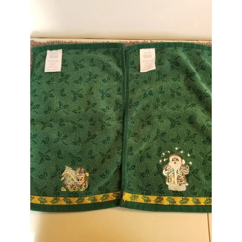 Saturday Knight LTD VINTAGE Hunter Green Embroidered Santa‎ & Sleigh Hand Towels